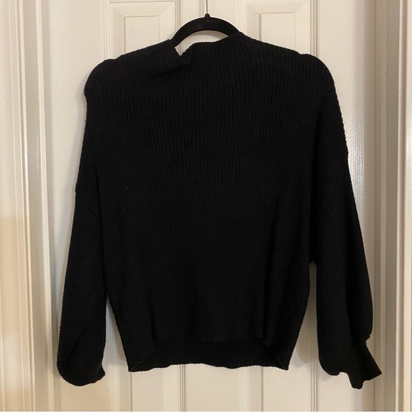 BALLOON SLEEVE MOCK NECK | small - Picture 2 of 5